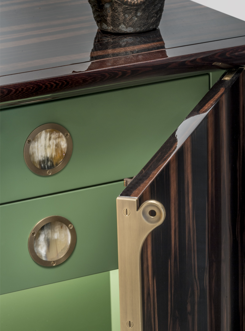 Cabinets and bookcases - Helios cabinet in Makassar ebony and horn - detail - Arcahorn