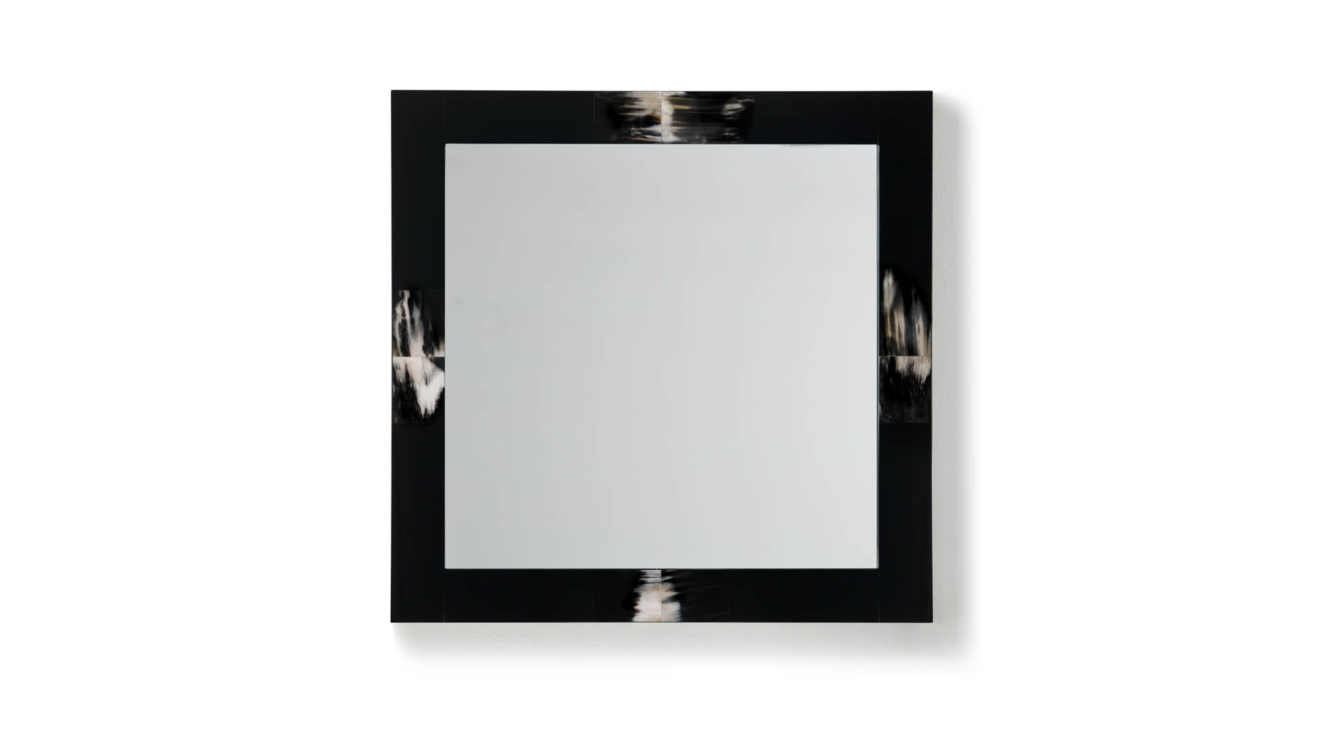 Wall mirrors - Erasmo square wall mirror in glossy black lacquered wood and horn - cover - Arcahorn