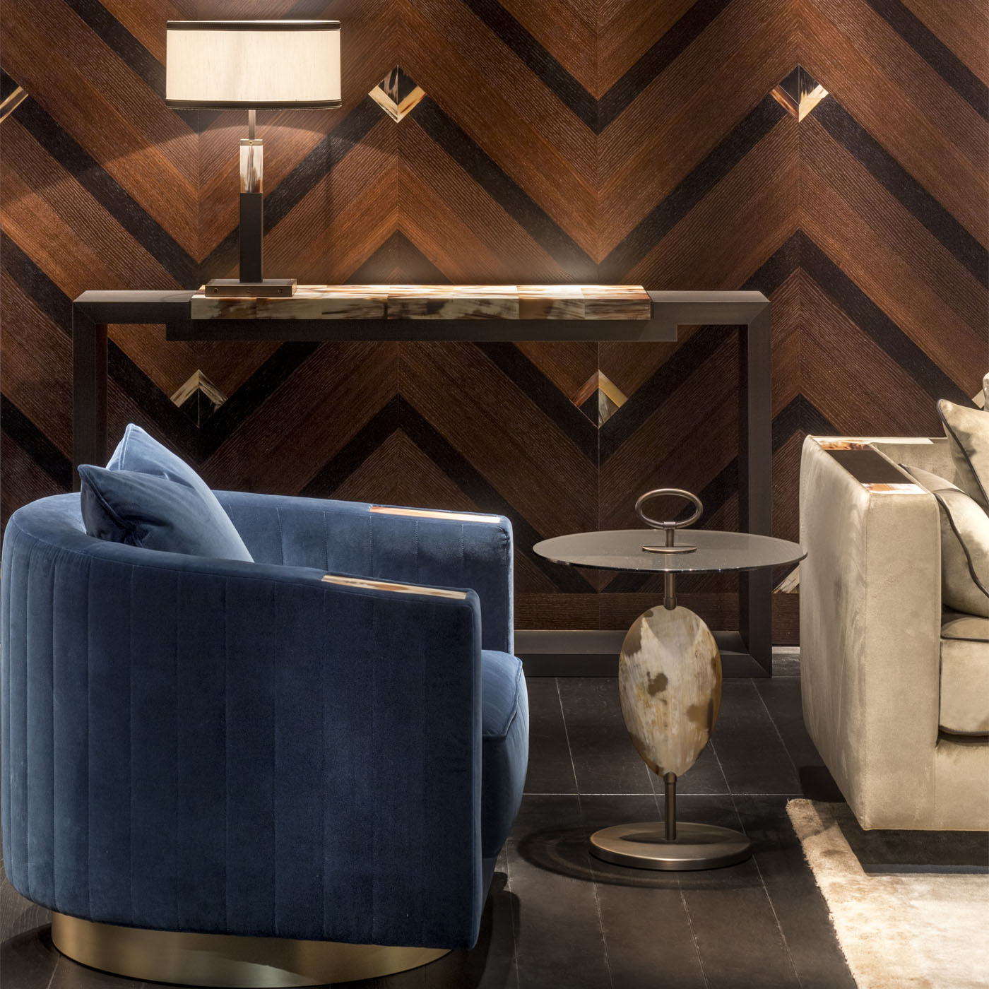 Tables and console tables - Macari side table in horn and burnished brass - ambiance picture - Arcahorn