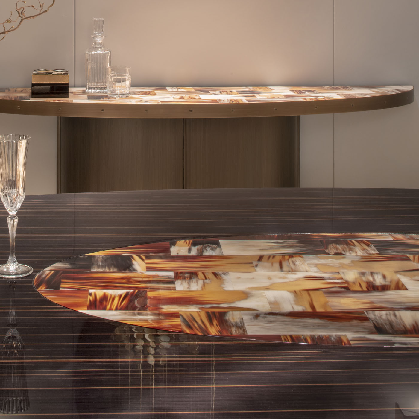 Tables and console tables - Nettuno tall table in glossy ebony and horn - ambiance picture - Arcahorn